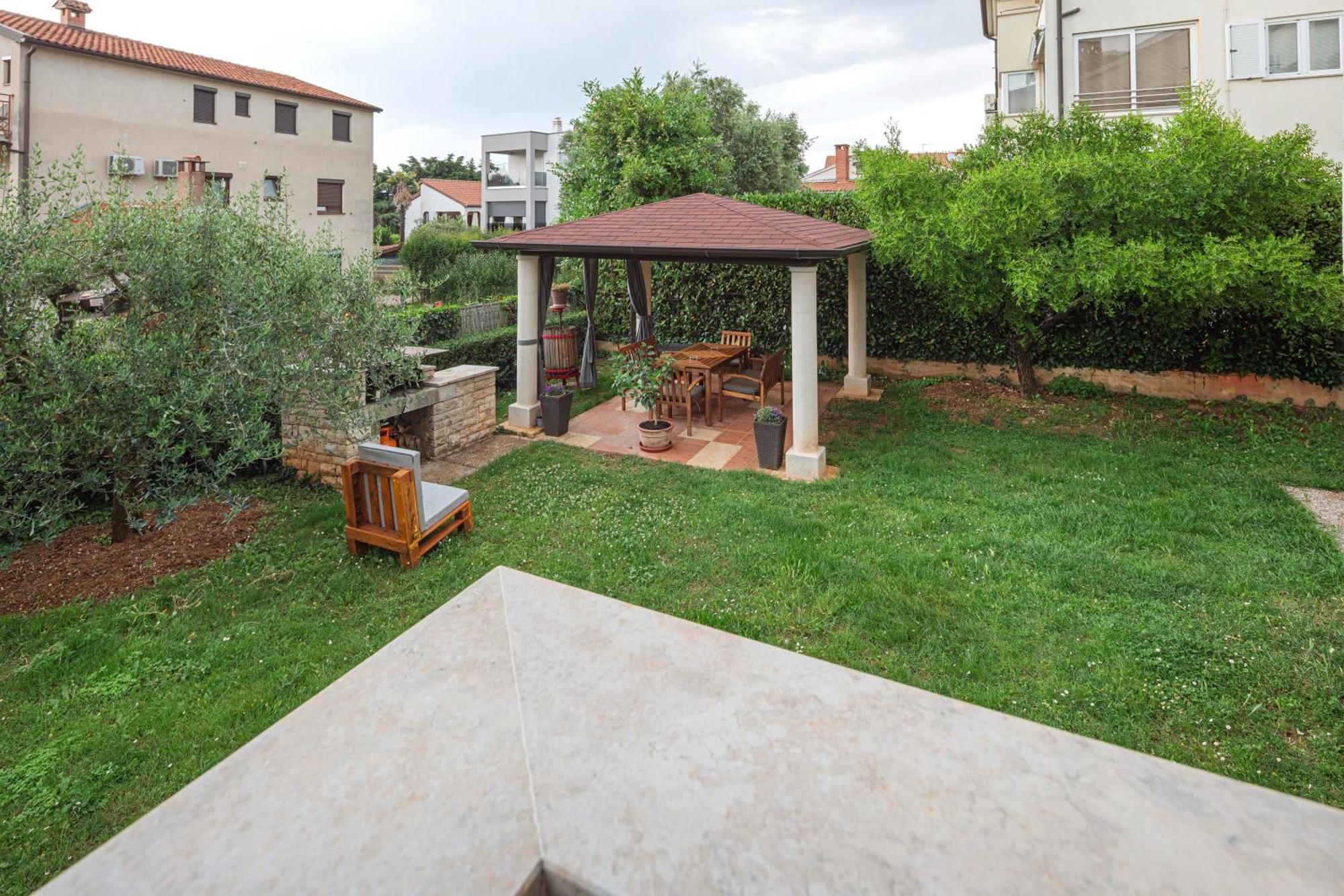 Apartments Bozena Poreč Exterior foto